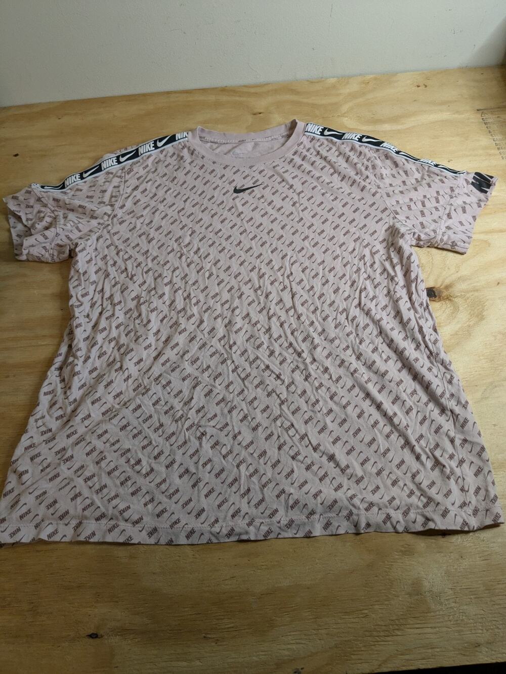 The Nike Tee Women's Sz Large Purple Short Sleeve T-shirt All Over Print Tee